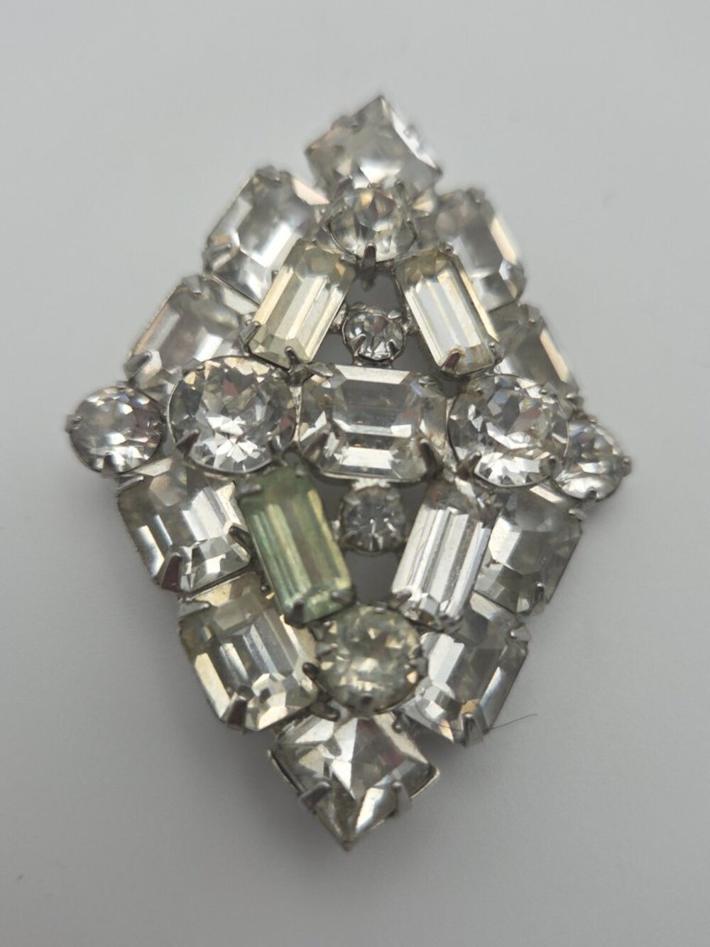 Vintage WEISS Clear Rhinestone Brooch – Rhodium Setting | Stunning Statement Pin - Picture 2 of 4